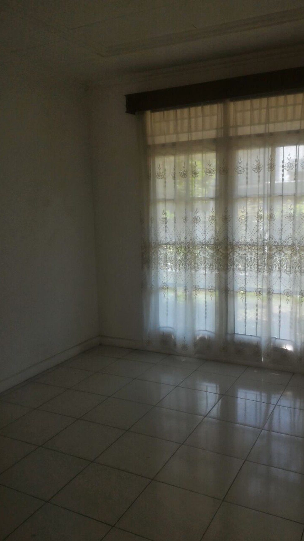 Rumah siap huni,bagus sekali,jalan lebar di Bintaro Jaya 9