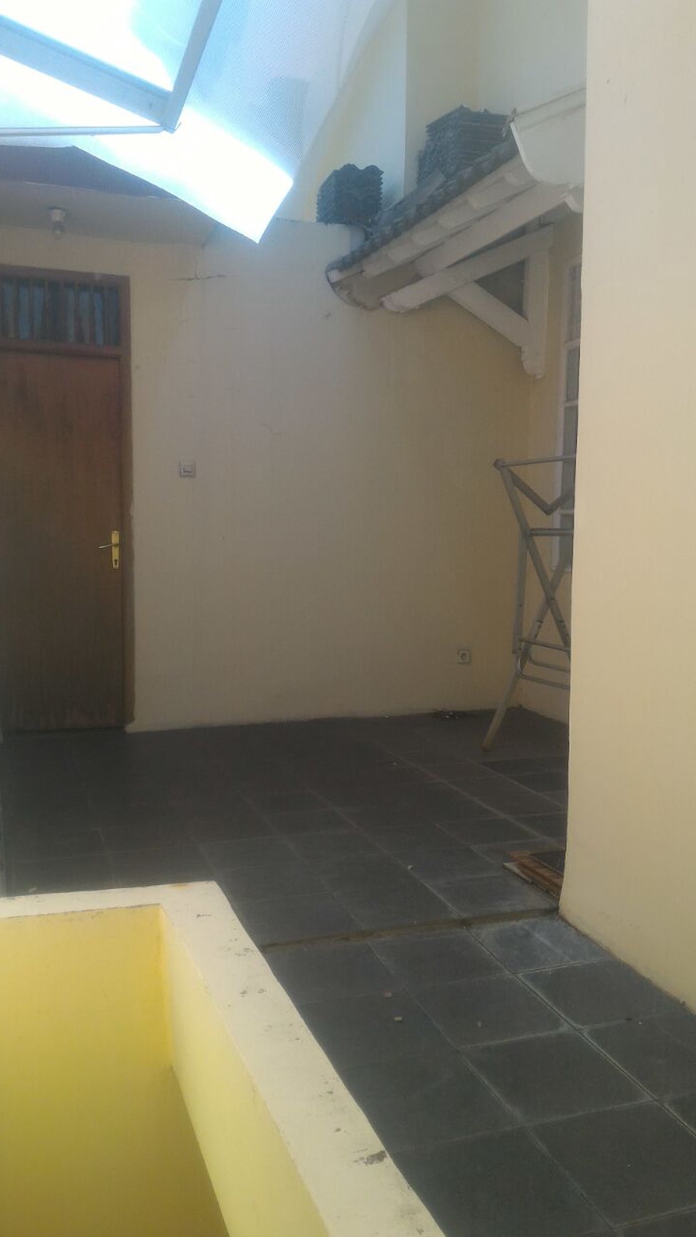 Rumah siap huni,bagus sekali,jalan lebar di Bintaro Jaya 9