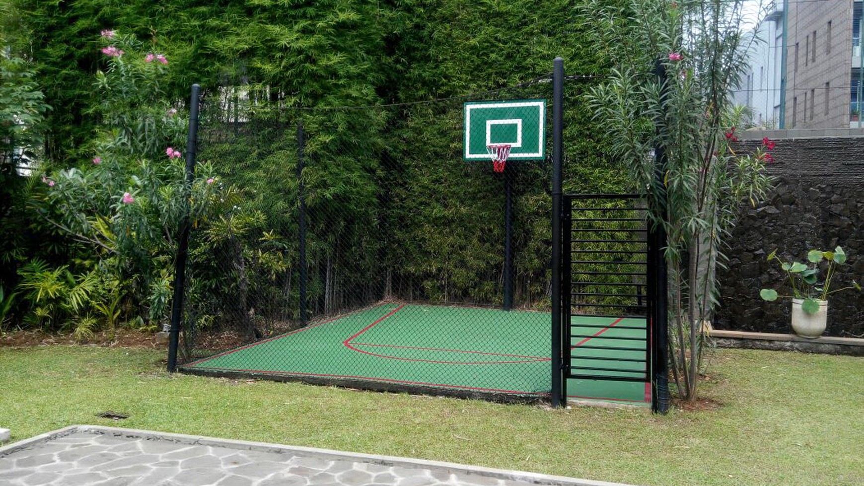 VERY INTERESTING PRICE !!! ... VERY STRATEGIC LOCATION, VERY EXCLUSIVE & VERY PRIVATE IN THE HEART OF SUDIRMAN... !!!