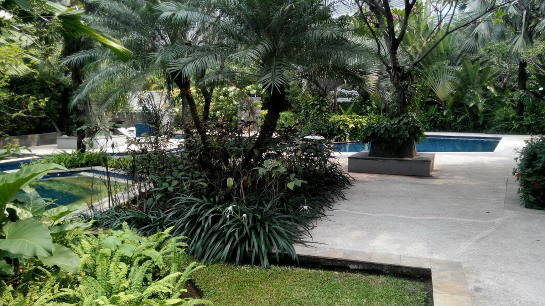 VERY INTERESTING PRICE !!! ... VERY STRATEGIC LOCATION, VERY EXCLUSIVE & VERY PRIVATE IN THE HEART OF SUDIRMAN... !!!