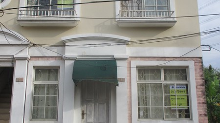 Dijual / Disewakan Townhouse di Taman Elok Selatan Lantai Dasar - Lippo Karawaci