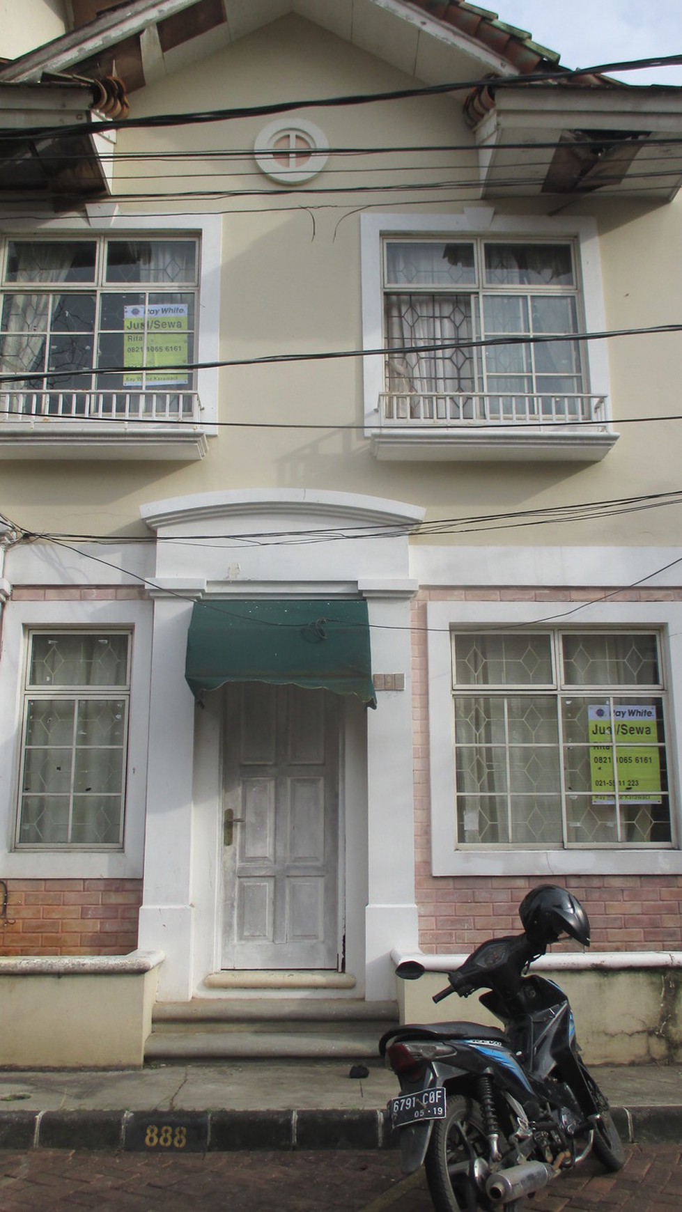 Dijual / Disewakan Townhouse di Taman Elok Selatan Lantai Dasar - Lippo Karawaci