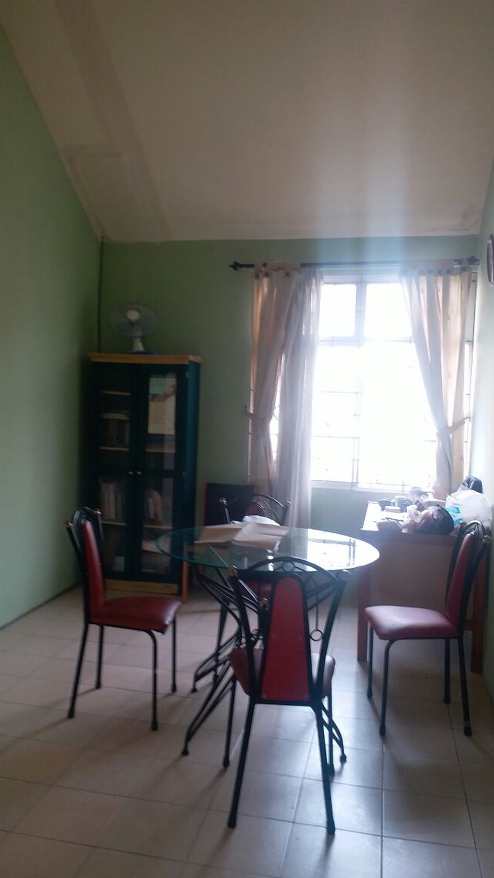 Dijual / Disewakan Townhouse di Taman Elok Selatan Lantai 2 - Lippo Karawaci