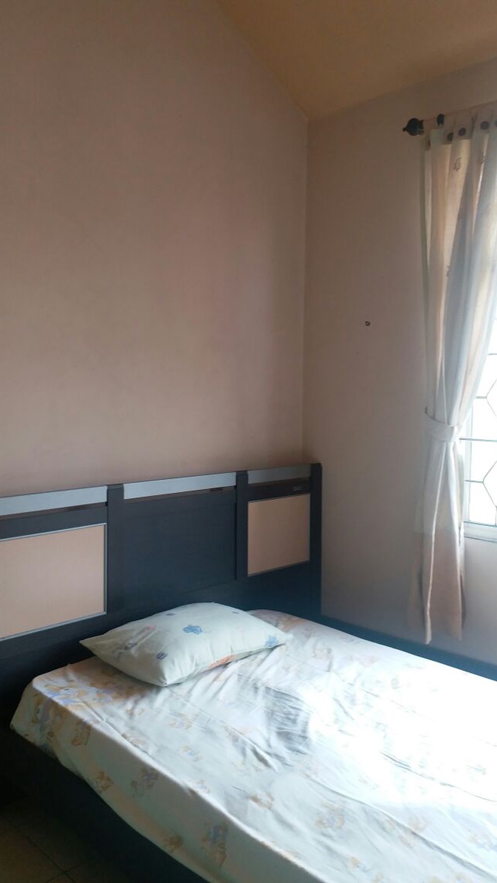 Dijual / Disewakan Townhouse di Taman Elok Selatan Lantai 2 - Lippo Karawaci