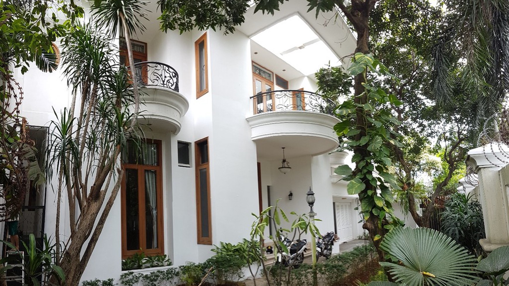 Rumah disewakan di Kemang Dalam