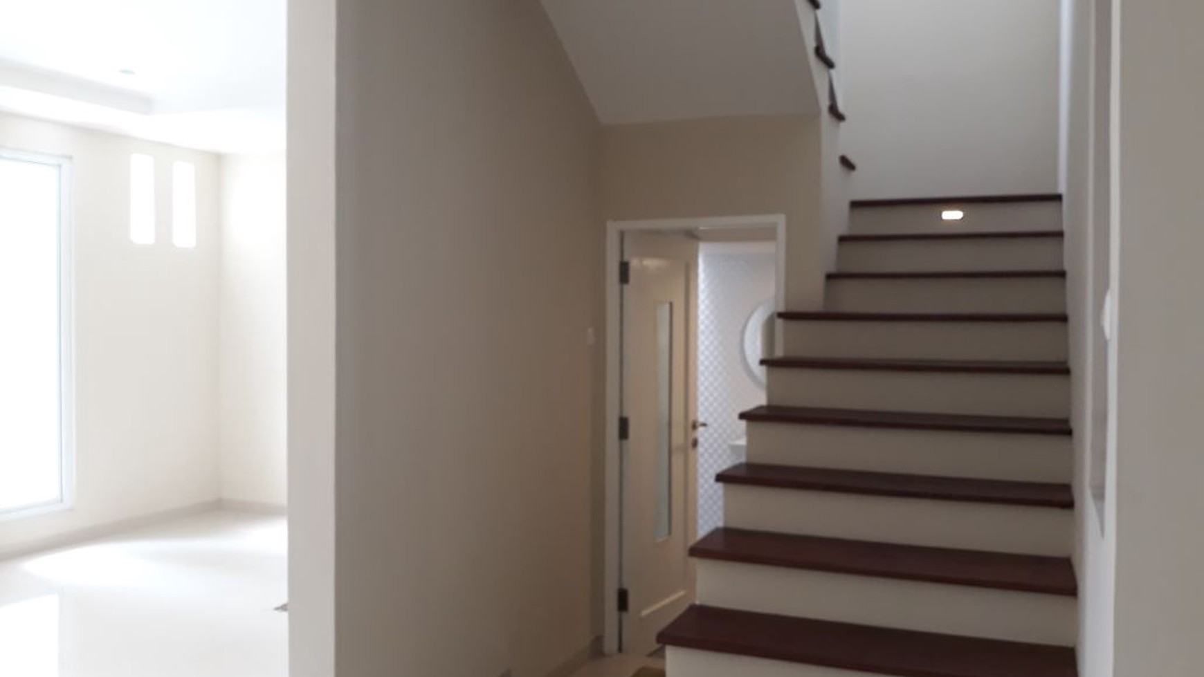 Rmh sdh renov di Camar sek 3 Bintaro