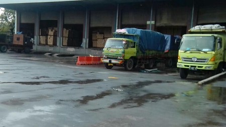 Gudang 1,5 lantai dalam kawasan Pulo gadung