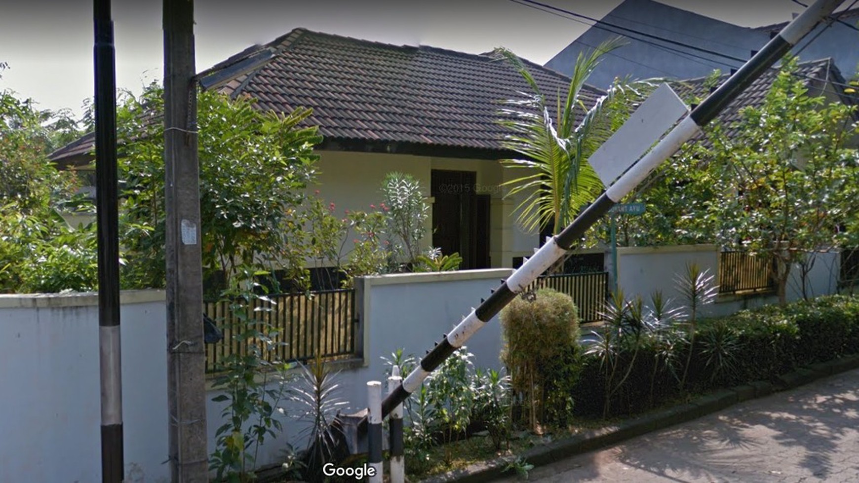Rumah Bagus di Flamboyan, Rempoa