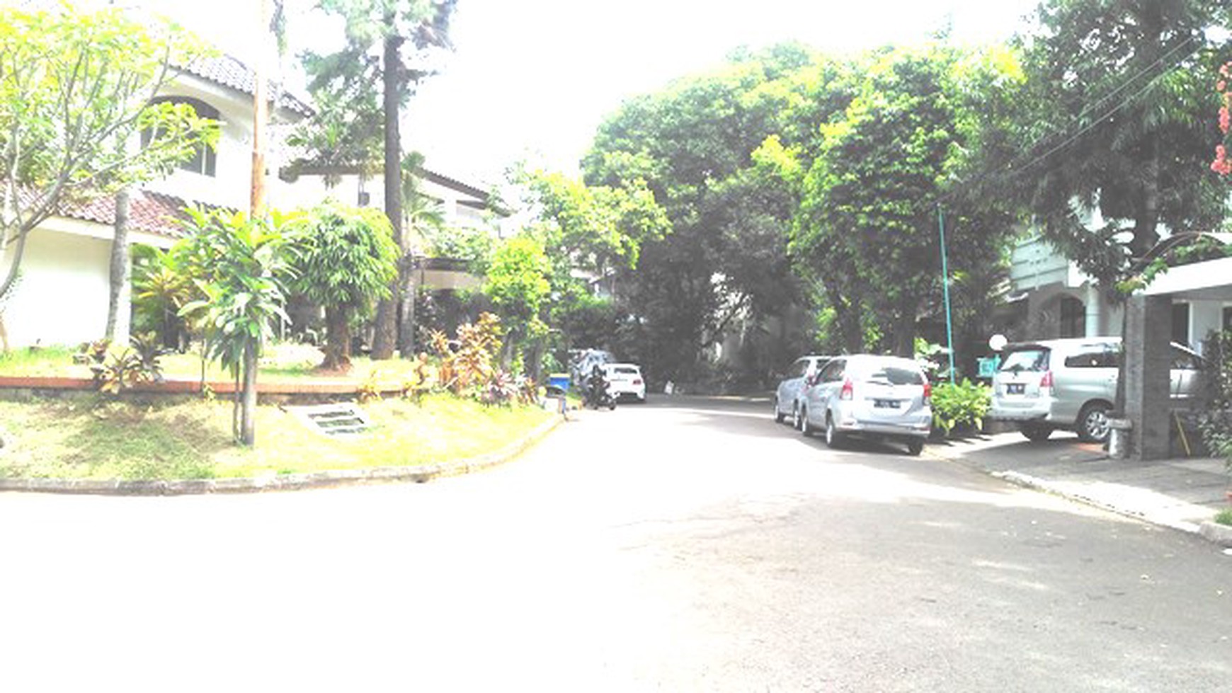 Rumah cocok utk Keluarga Besar, 406m harga 6.9M nego