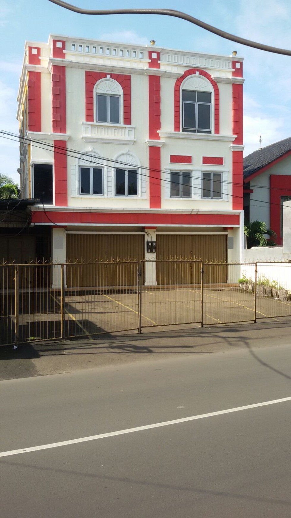 Ruko/Gedung Serbaguna di Pinggir Jalan Kesehatan Jakarta selatan