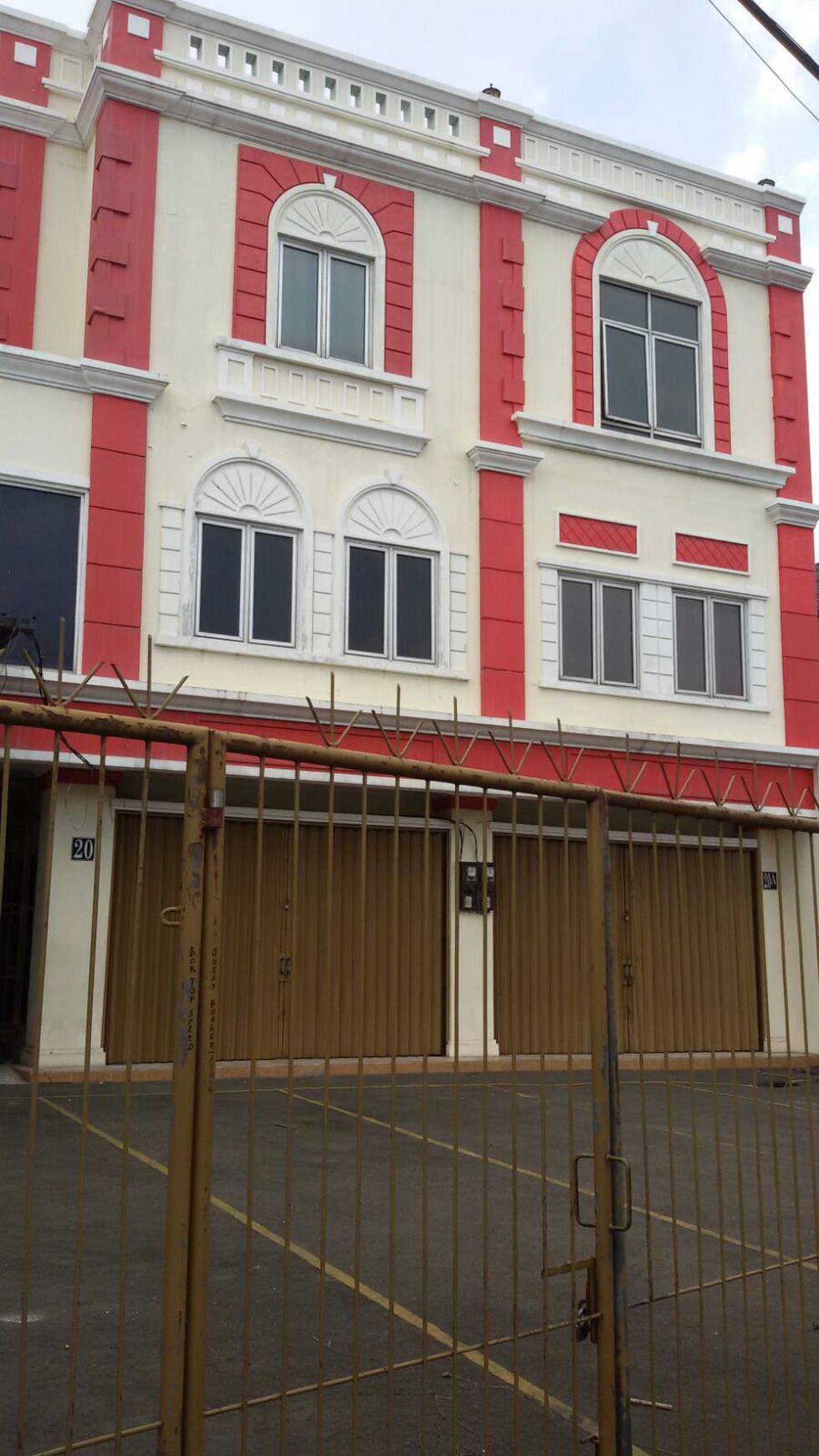 Ruko/Gedung Serbaguna di Pinggir Jalan Kesehatan Jakarta selatan