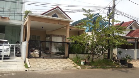 RUMAH CANTIK  SIAP HUNI DI VILLA BINTARO