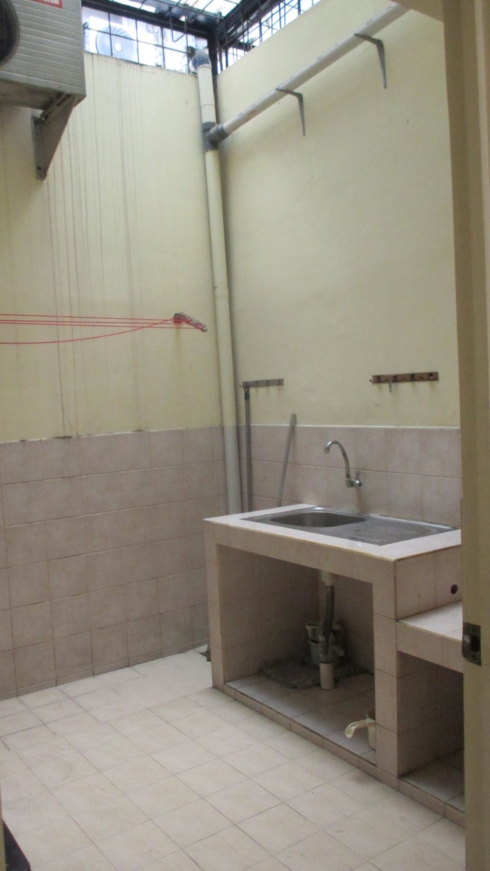 Disewakan Townhouse di Taman Paris Lantai Dasar - Lippo Karawaci