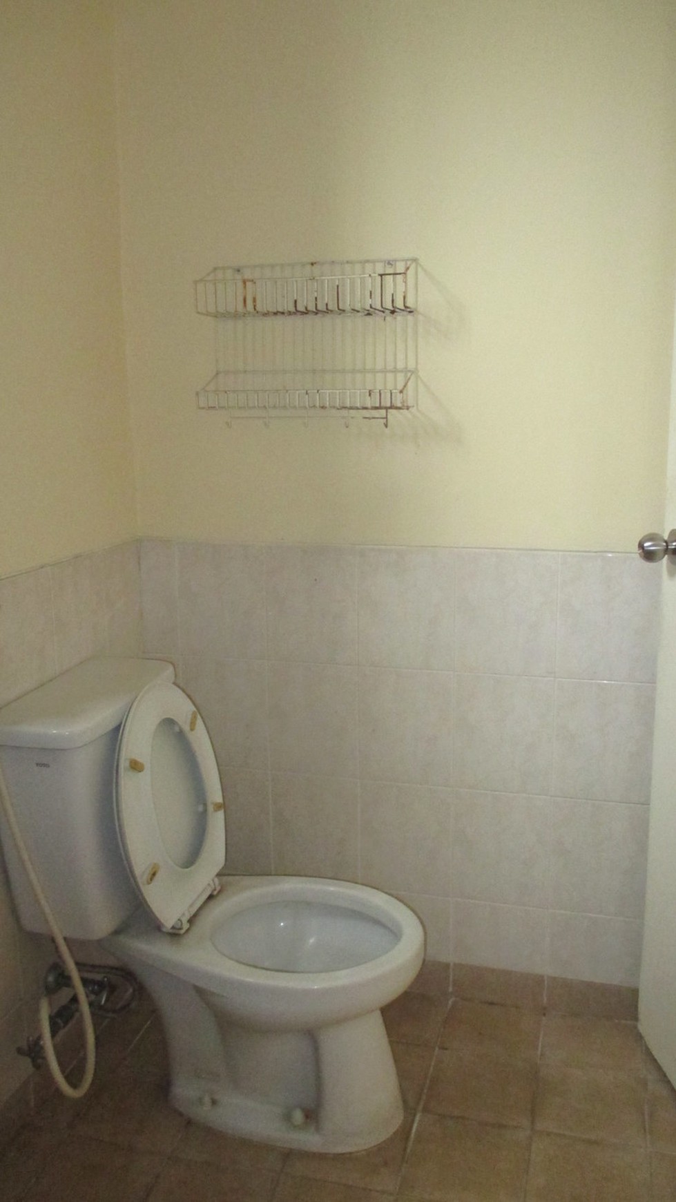 Disewakan Townhouse di Taman Paris Lantai Dasar - Lippo Karawaci