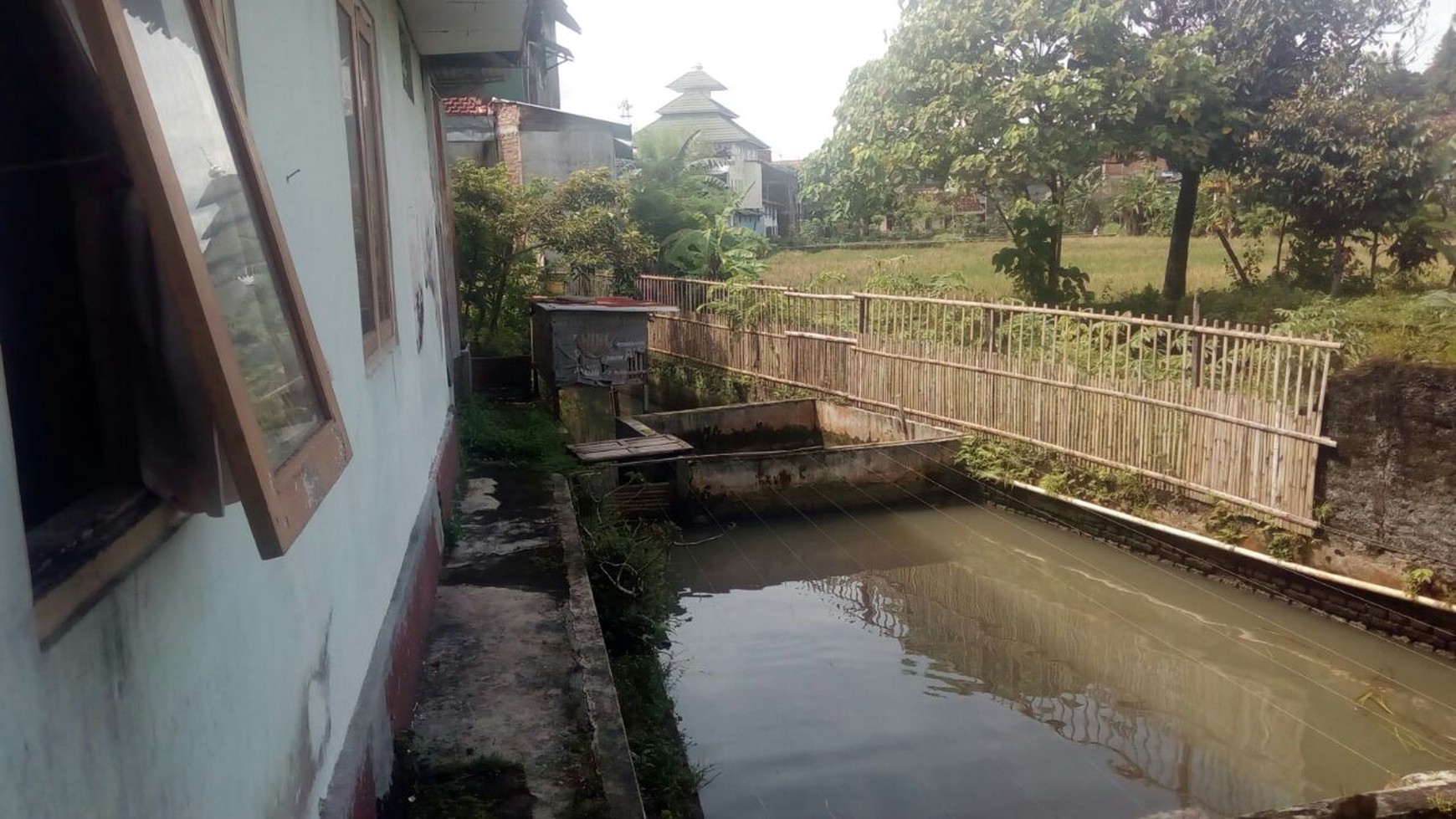 RUMAH+PEKARANGAN LUAS DI GEDONGKUNING, REJOWINANGUN, JOGJA.
