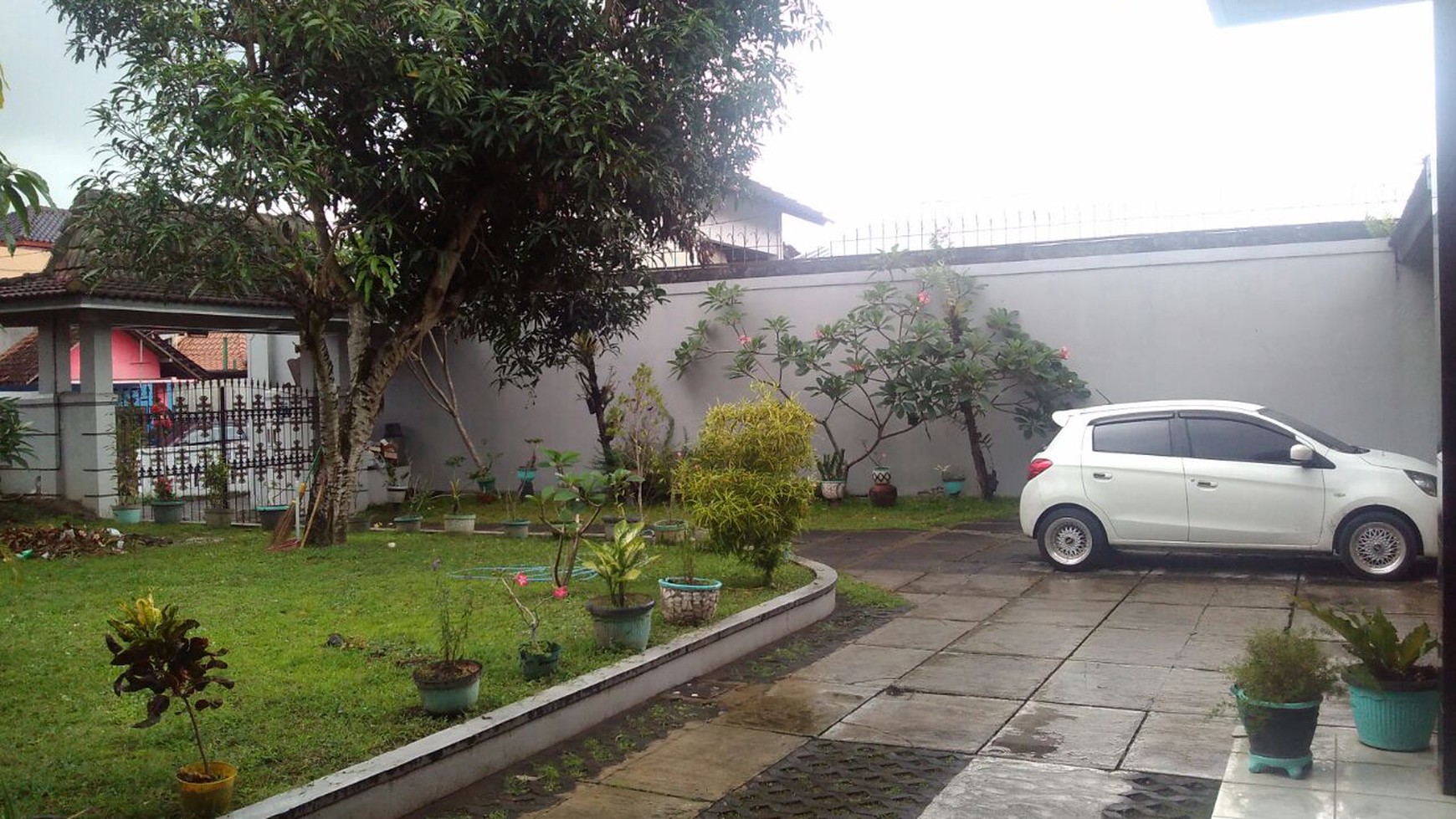 Rumah Besar di daerah Sinduadi, Mlati, Sleman, Jogja