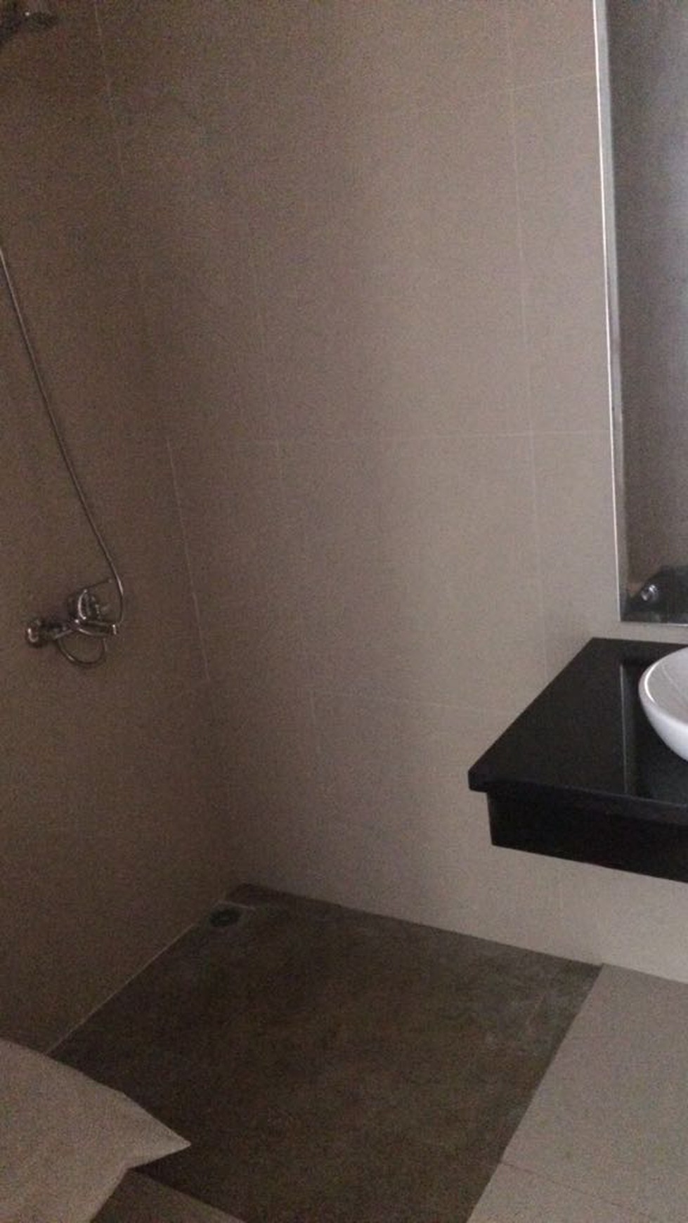 Rumah Nyaman dan Siap Huni di Kawasan Emerald, Bintaro