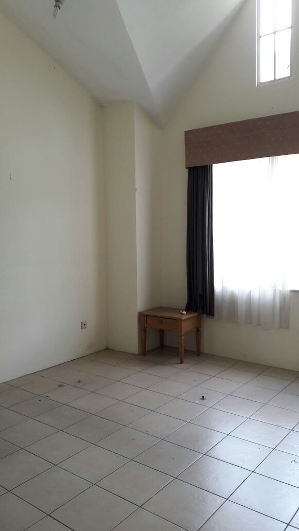 Dijual / Disewakan Rumah di Taman Imam Bonjol - Lippo Karawaci