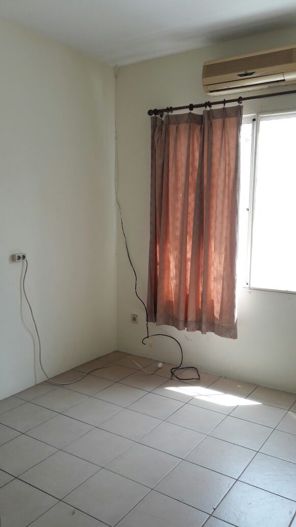 Dijual / Disewakan Rumah di Taman Imam Bonjol - Lippo Karawaci