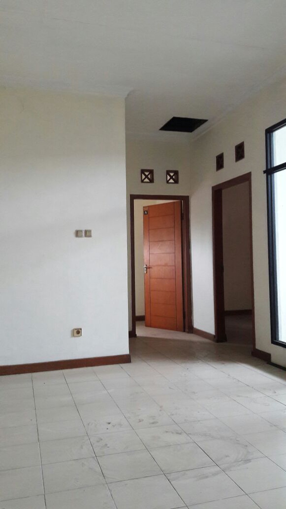 Dijual Rumah di Jl. Tembaga Raya - Perum, Karawaci