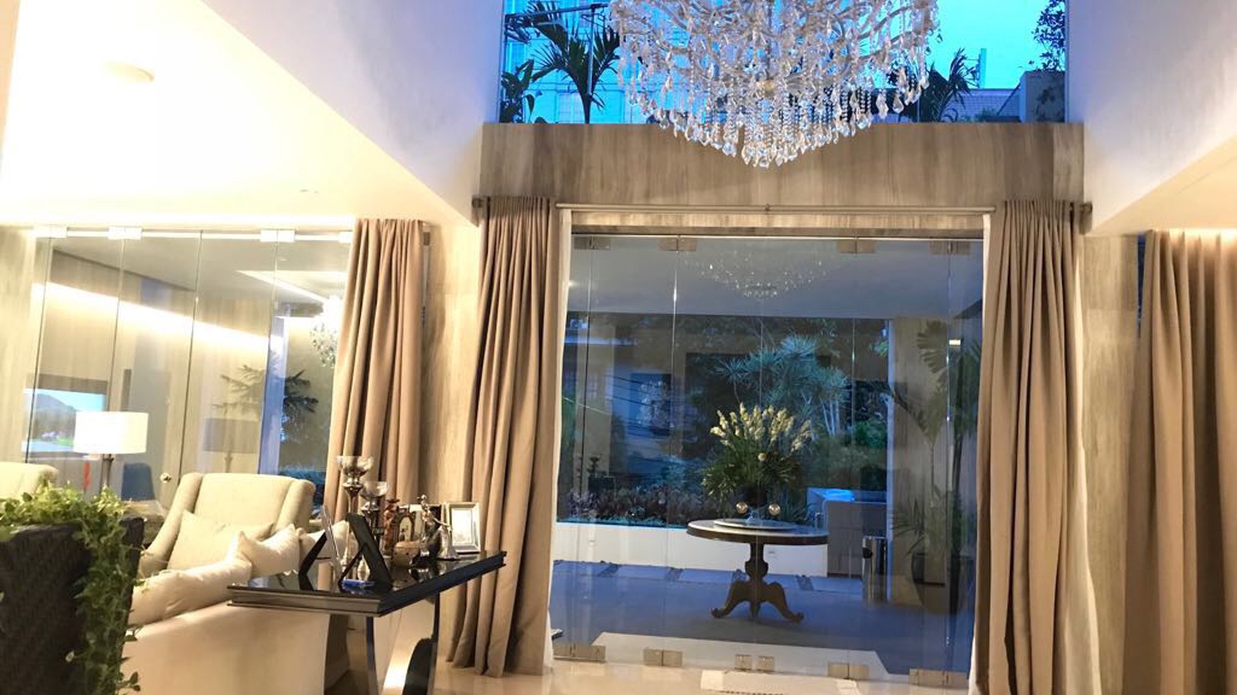 Rumah Mewah,siap huni di kebayoran Baru Jakarta Selatan