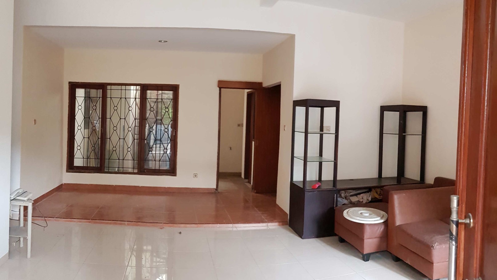 Rumah DEPAN TAMAN & Row jalan lebar di kencana Loka BSD