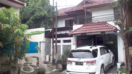 Rumah 2 Lantai, Bagus, Lingkungan Elite, Row Jalan Lebar, Bebas banjir, Siap Huni