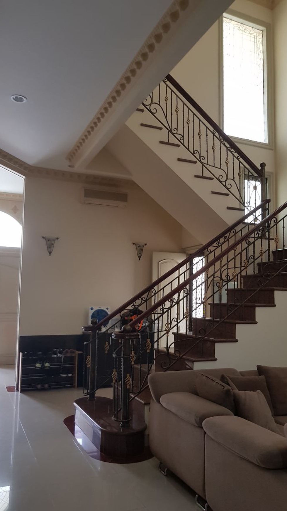 Rumah Bukit Gading Indah Jl Venesia Luas 10x20m2