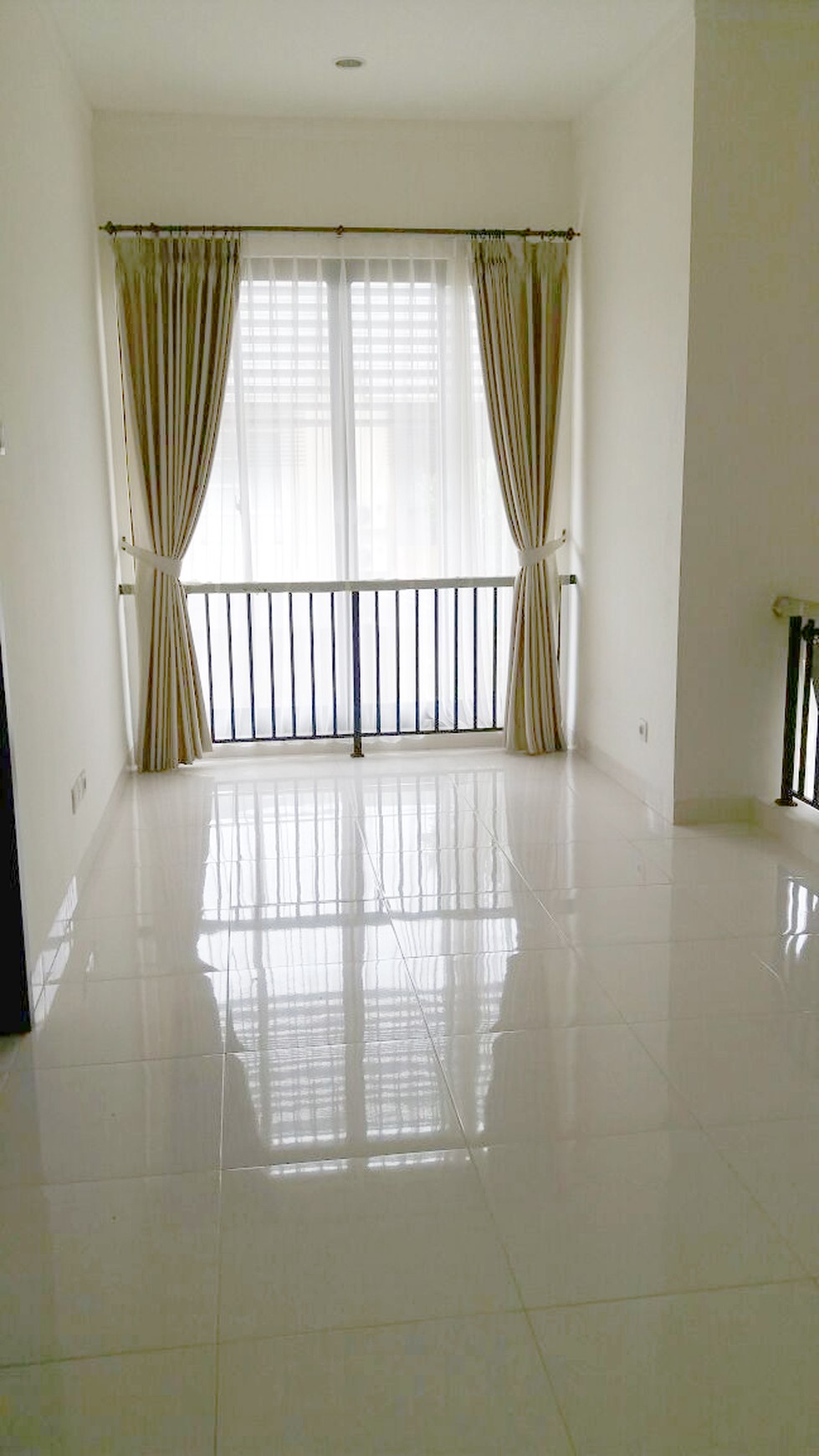 Rumah Bagus Di Discovery Terra, Bintaro Jaya