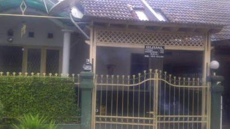 Rumah asri dan nyaman di Perumahan Gardenia Estate