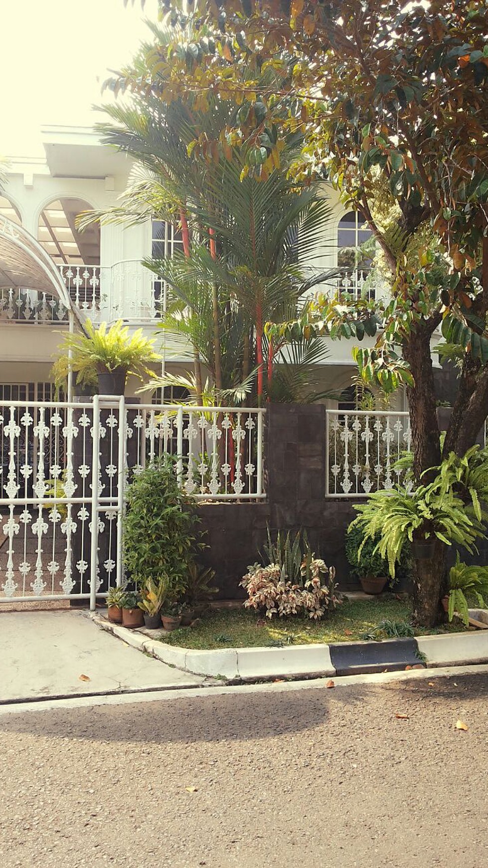 Rumah Dijual  lokasi strategis, bagus, nyaman dan aman daerah Pondok Indah-Jaksel