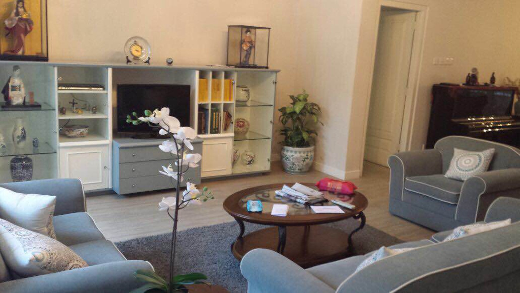 Dijual Rumah Cantik - Lokasi Tenang Nyaman Dan Asri - Renov - Fully Furnished