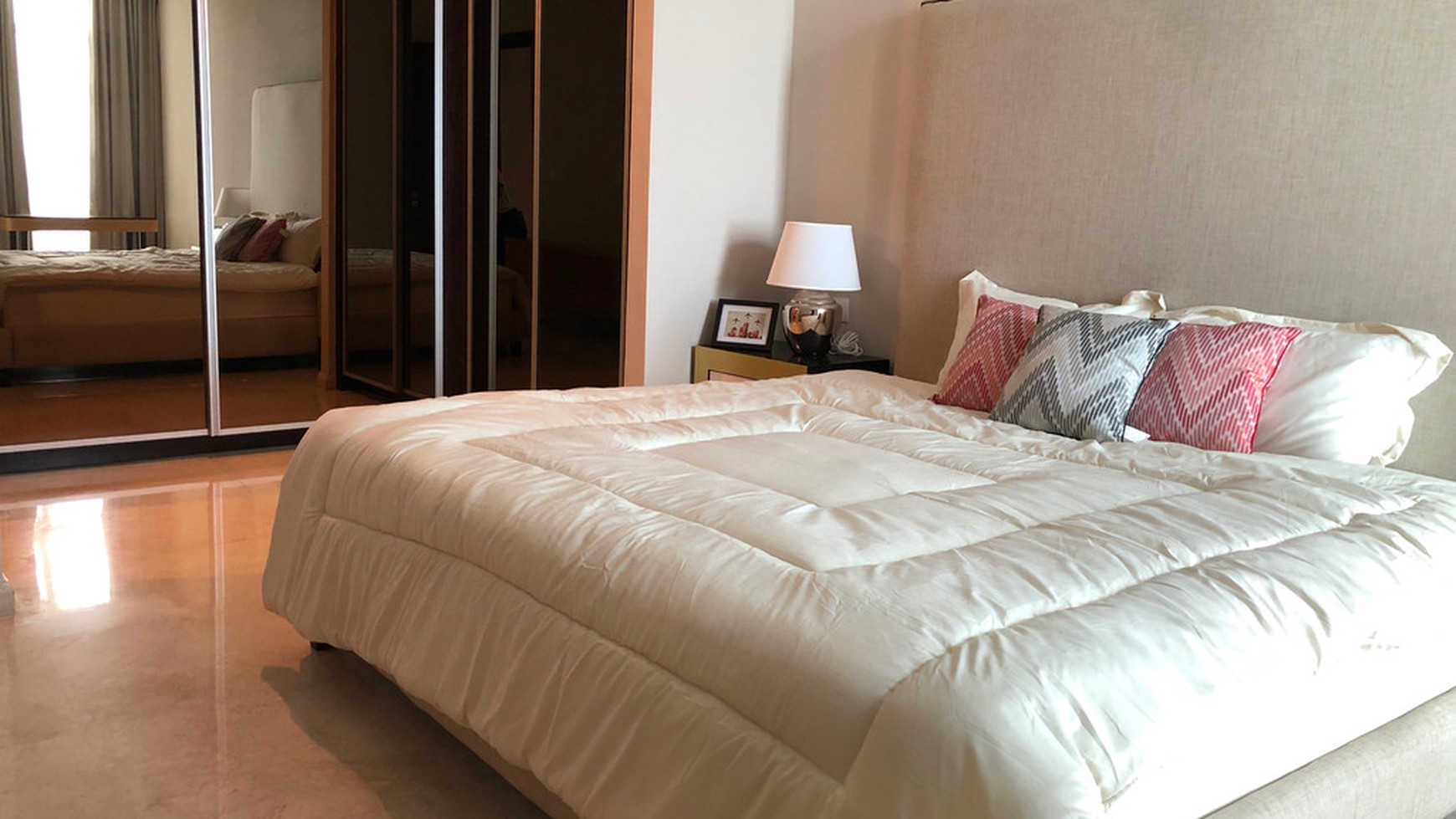 For Rent Apartemen Essence Darmawangsa, 3BR