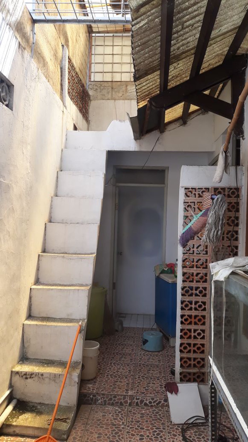 Rumah Hoek di Sektor 3 Bintaro