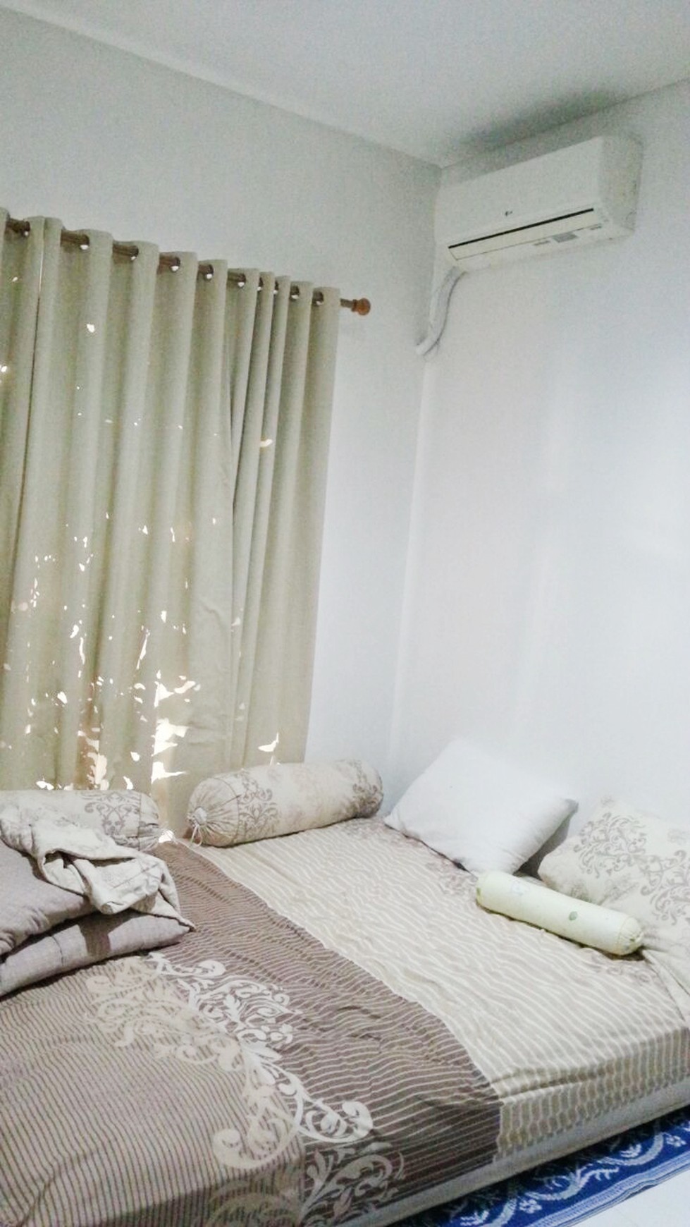 Rumah Bagus Di Emerald Town House, Bintaro Jaya