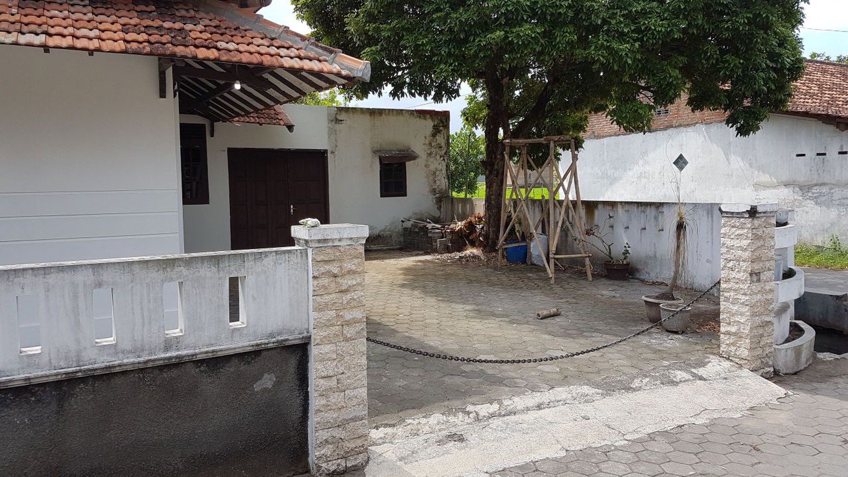 RUMAH TINGGAL COCOK UNTUK KELUARGA BESAR DI MANTUP, BANGUNTAPAN.