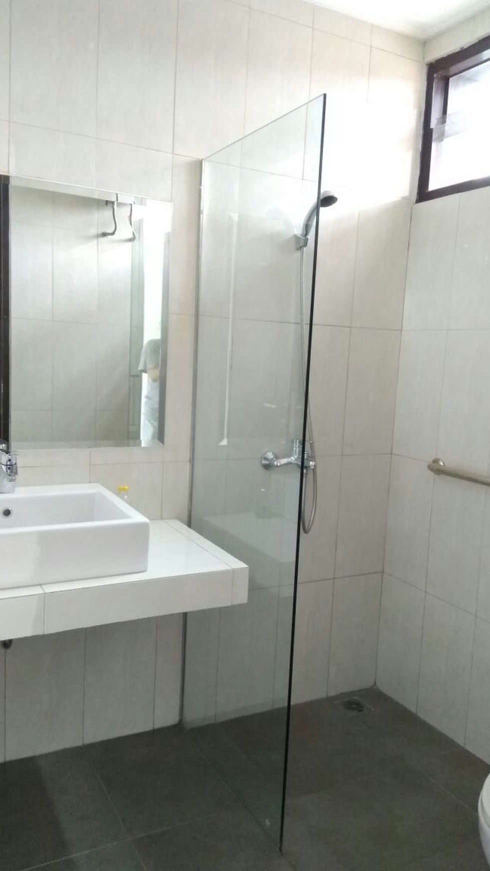 Rumah Siap Huni,minimalis di Bintaro Jaya 9