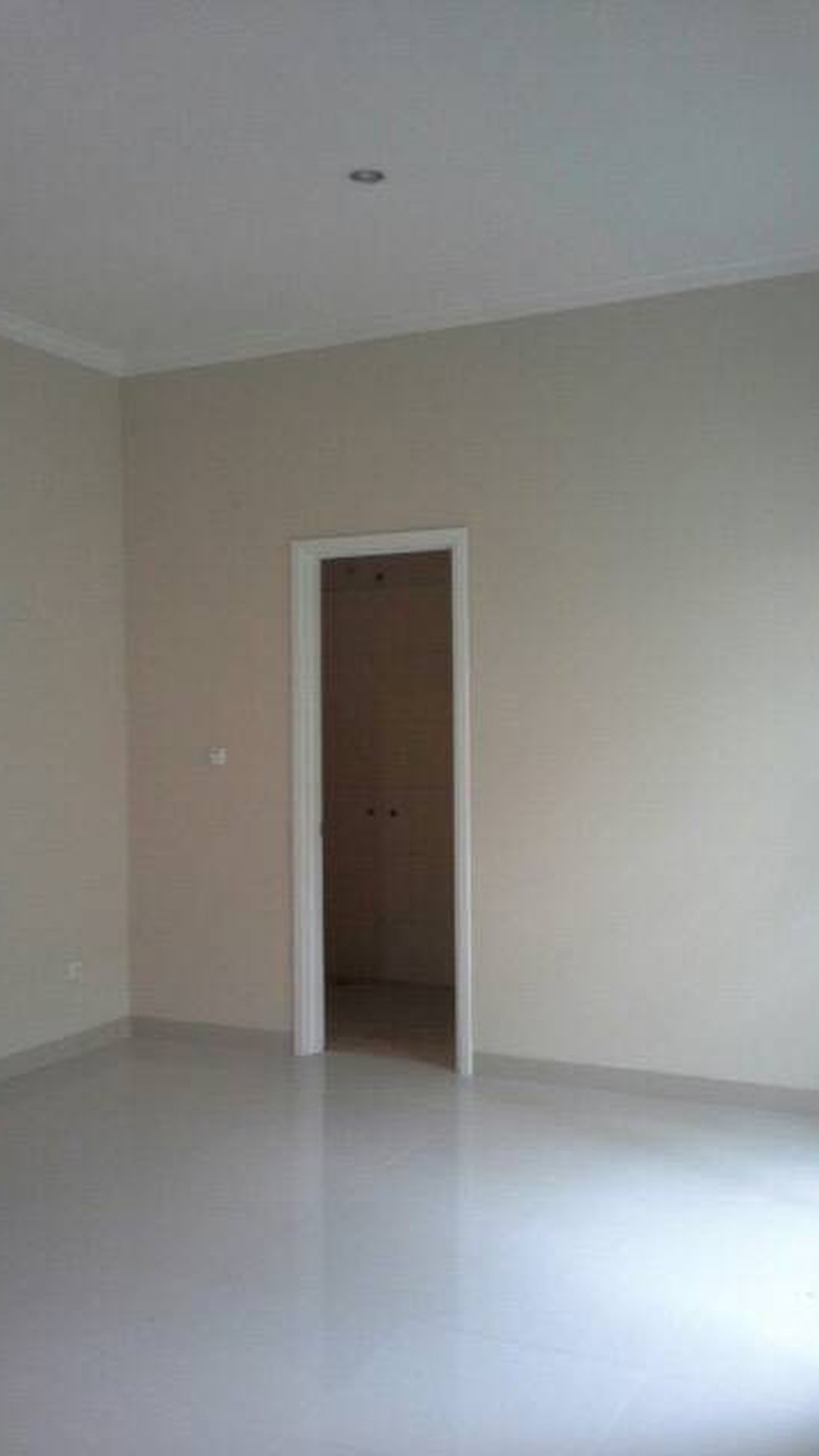 RUMAH BARU SIAP HUNI DI MEGAPOLITAN CINERE