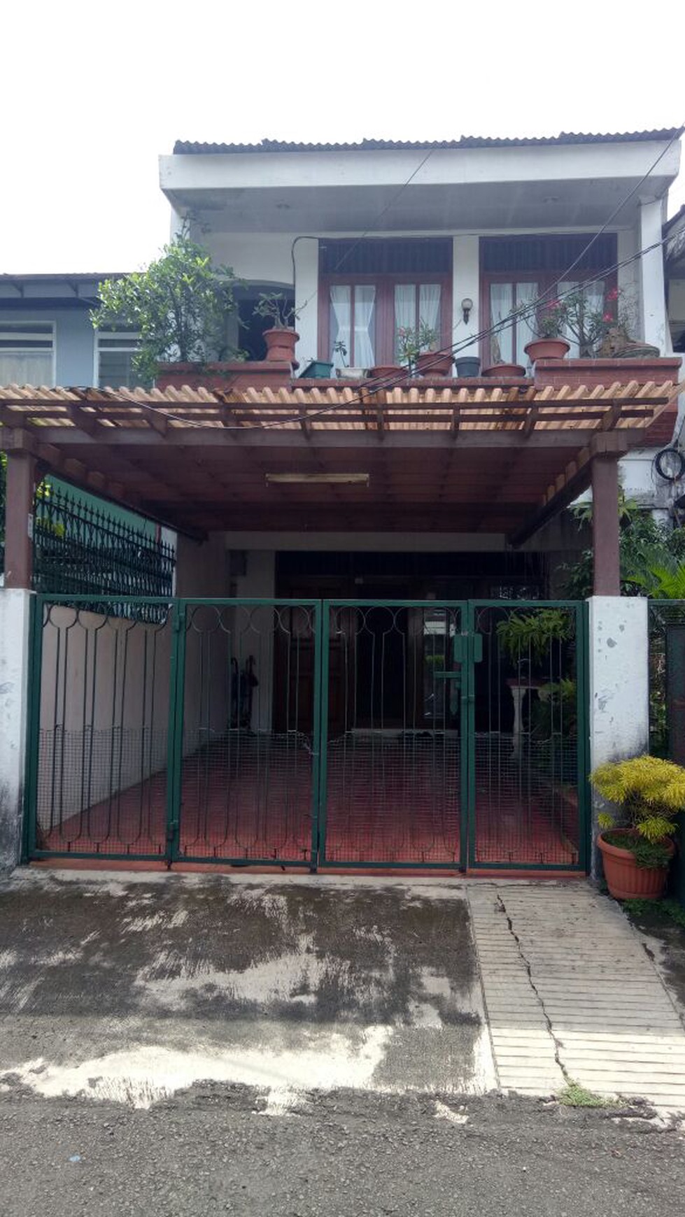 Rumah siap huni di ciputat