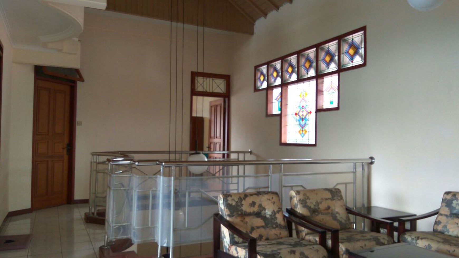 rumah tinggal terawat taman luas kamar banyak view lepas kota Bandung dago disewa for rent