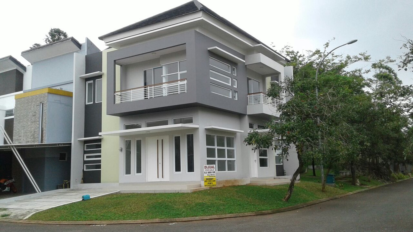 Rumah baru posisi hoek The Icon