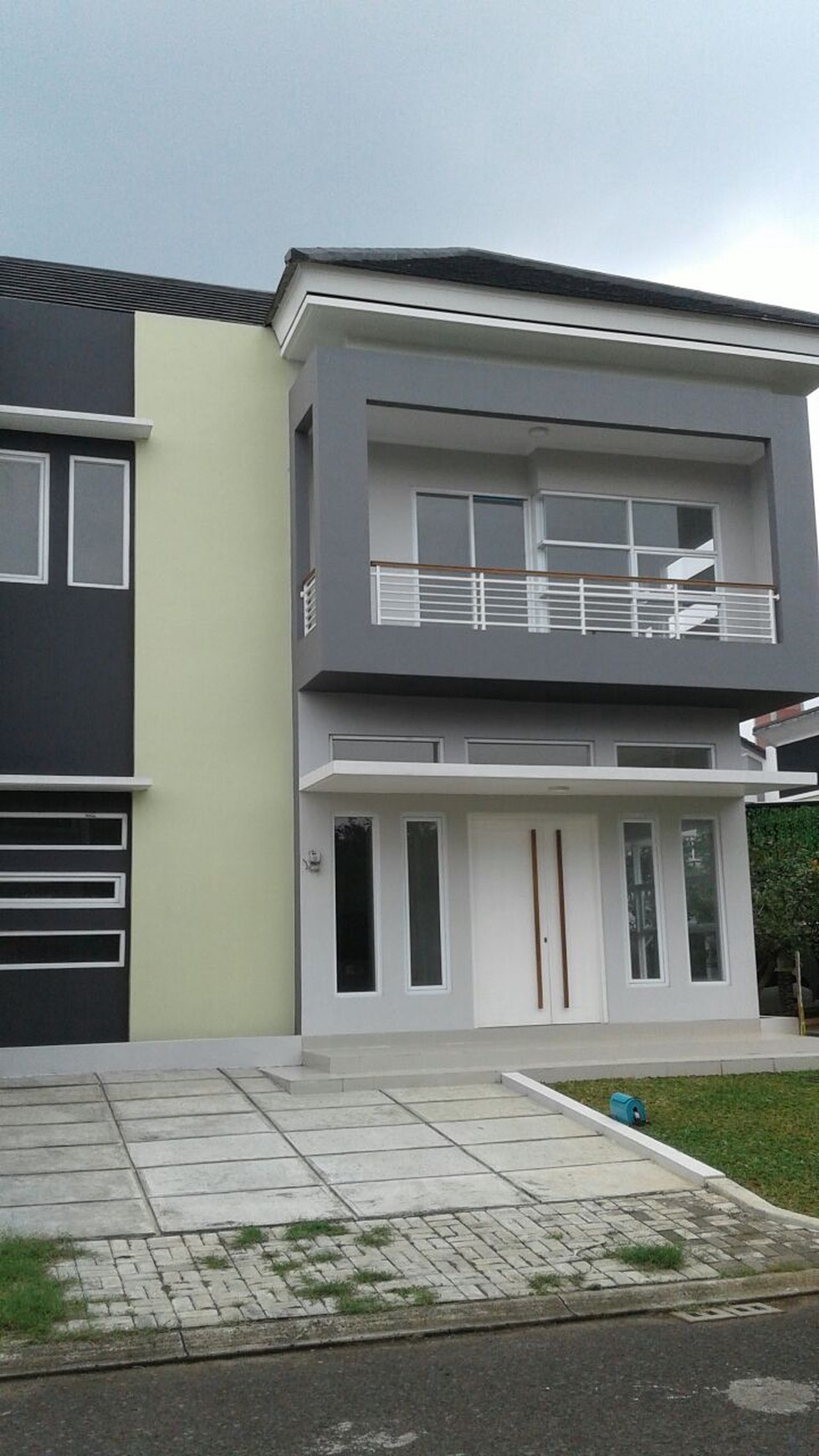 Rumah baru posisi hoek The Icon