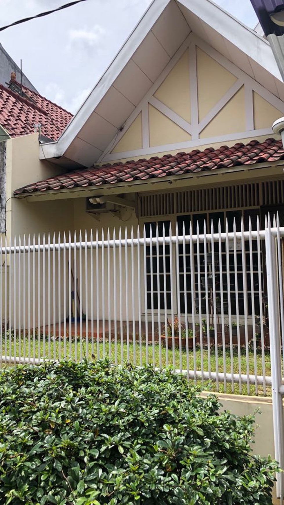 Disewakan Rumah di Puri Indah - Jakarta Barat