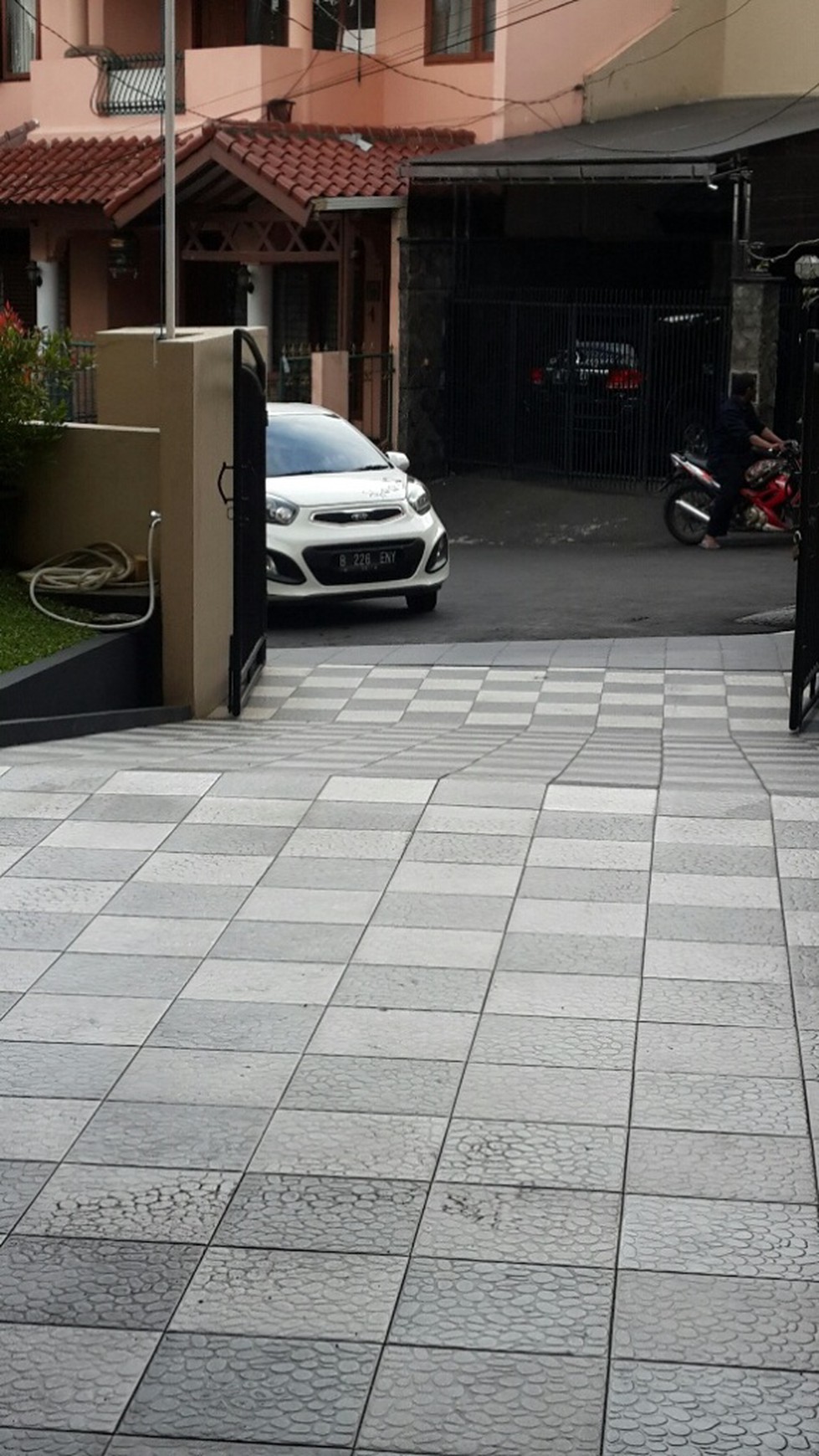 Jarang ada rumah bagus MURAH di Bintaro sektor 9