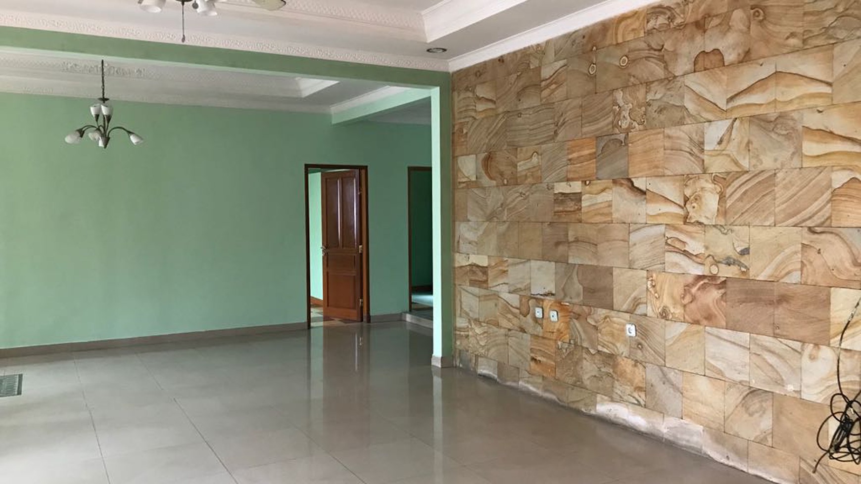 Rumah Siap Huni di Graha Raya