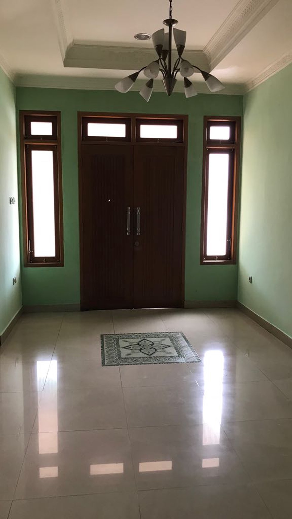 Rumah Siap Huni di Graha Raya