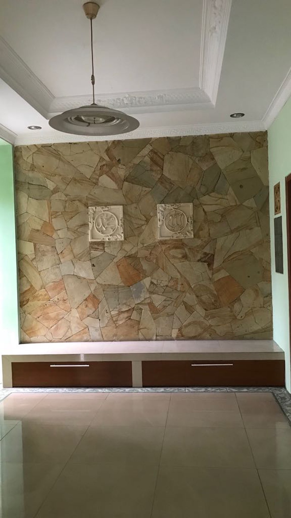 Rumah Siap Huni di Graha Raya