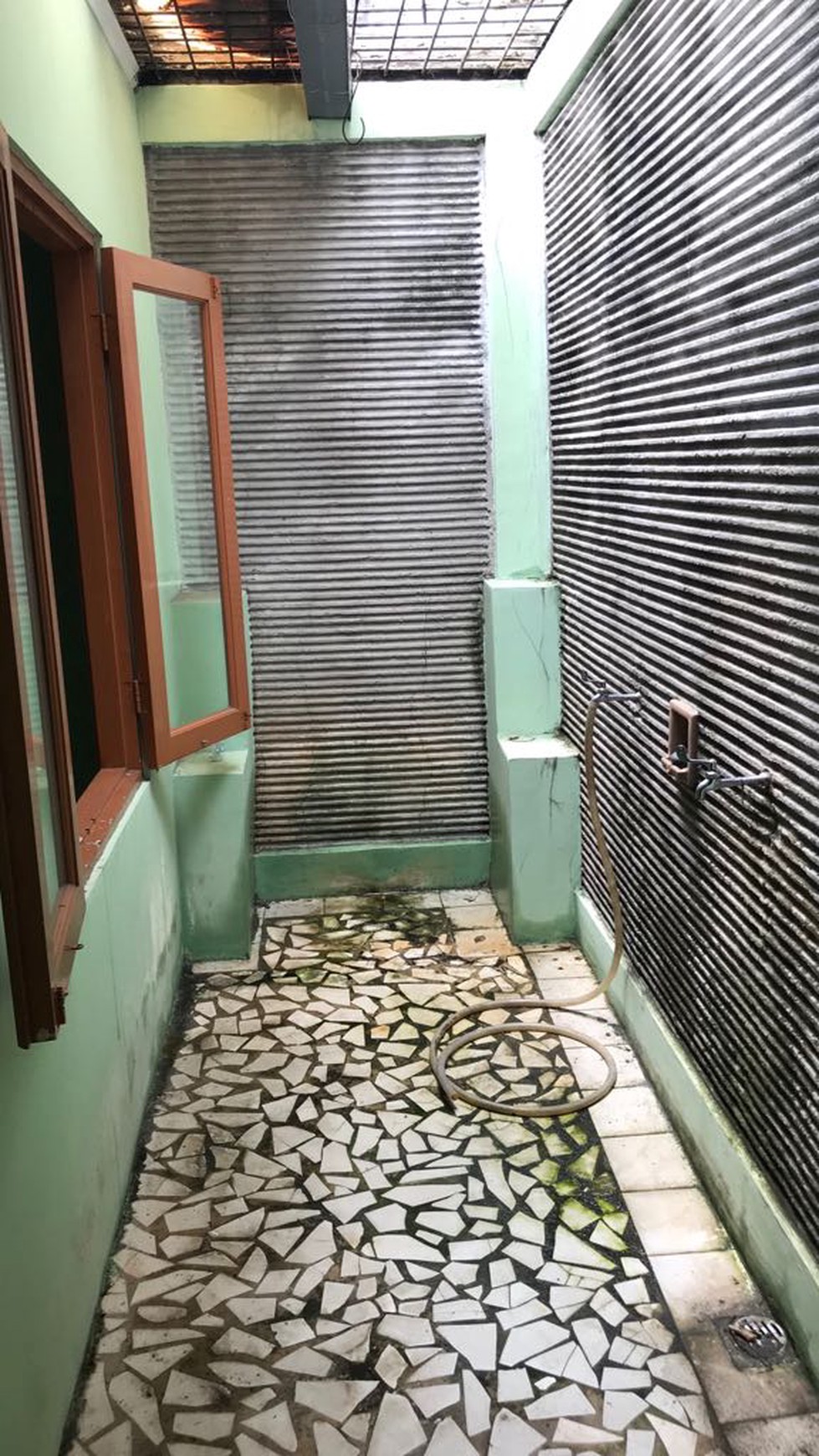 Rumah Siap Huni di Graha Raya