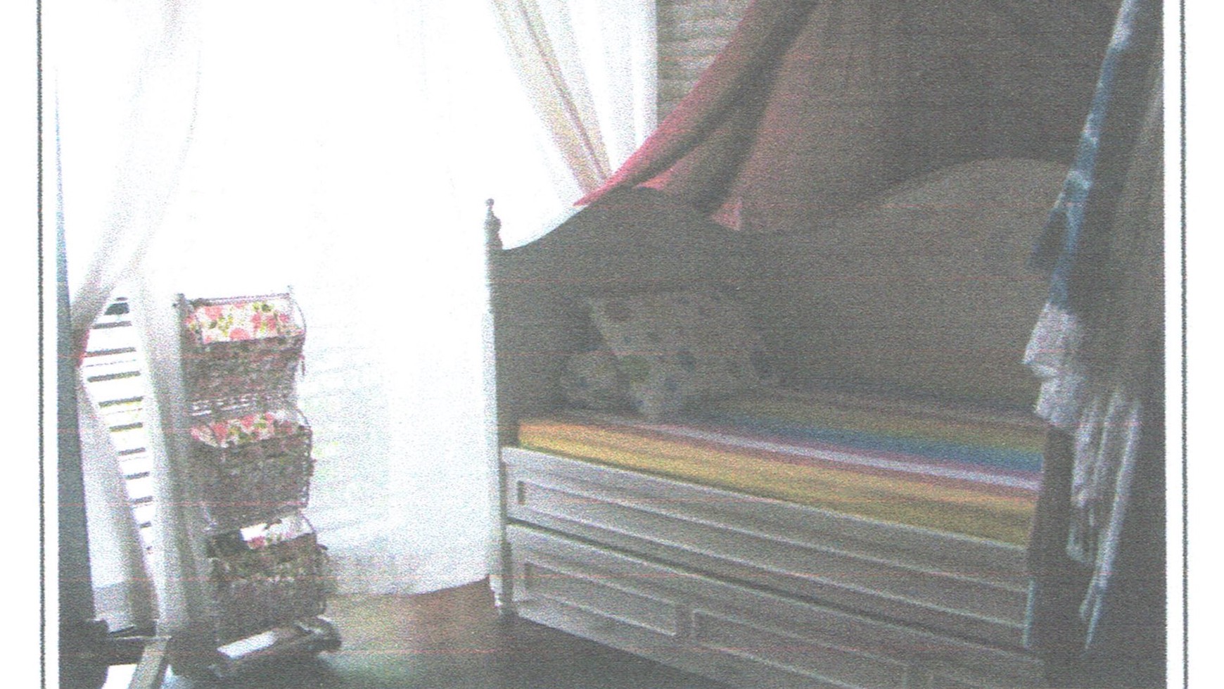 Rumah ada kolam renang,dalam cluster di Pasar Minggu