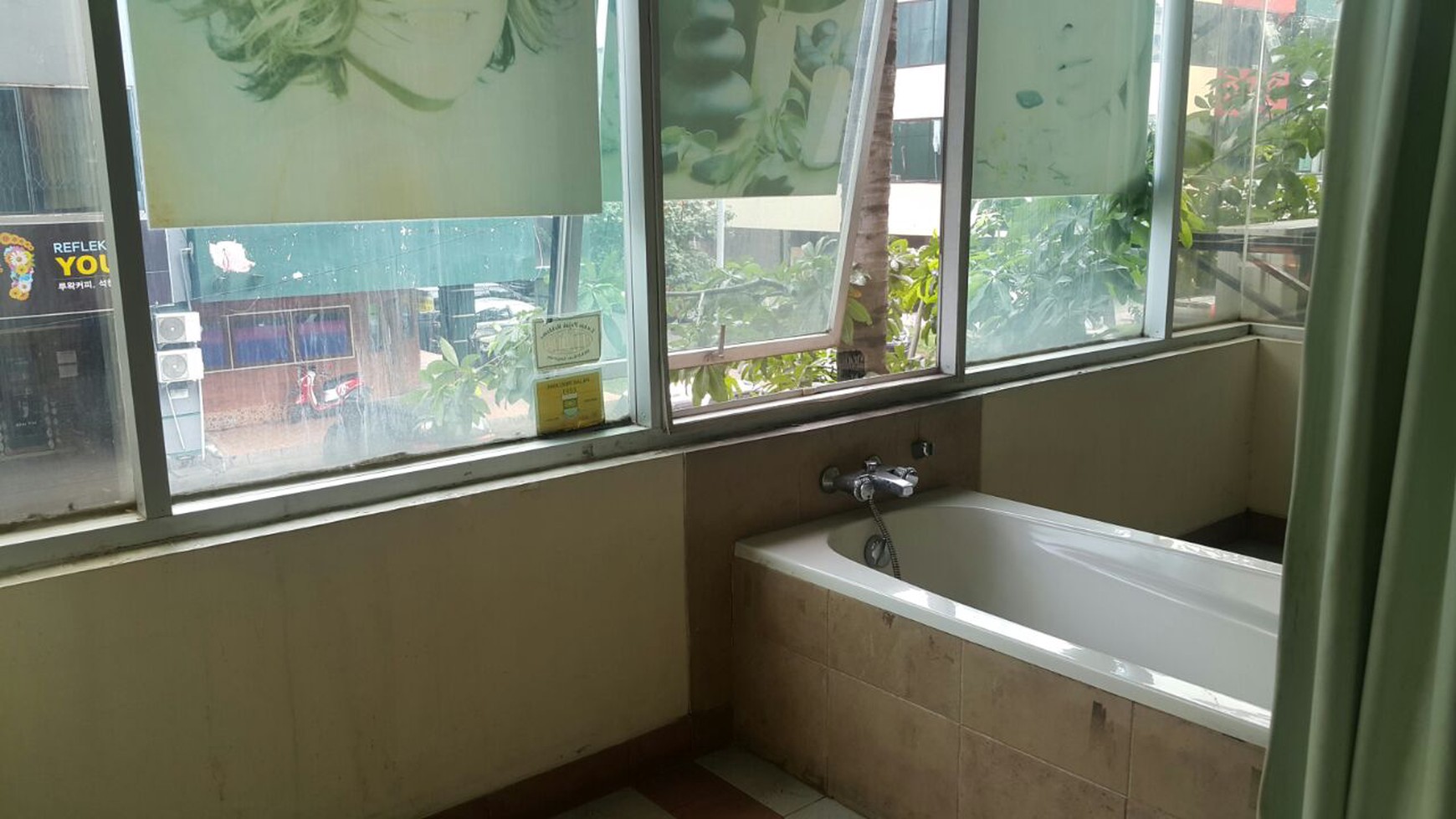 Dijual Ruko Pinangsia 4 Lantai ex. Salon - Lippo Karawaci